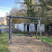 Bild vom Spielplatz anzeigen.