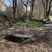 Bild vom Spielplatz anzeigen.