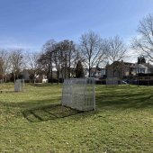 Bild vom Spielplatz anzeigen.