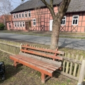 Bild vom Spielplatz anzeigen.