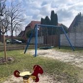 Bild vom Spielplatz anzeigen.