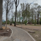 Bild vom Spielplatz anzeigen.