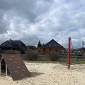 Bild vom Spielplatz anzeigen.