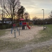 Bild vom Spielplatz anzeigen.