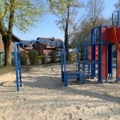 Bild vom Spielplatz anzeigen.