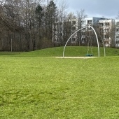 Bild vom Spielplatz anzeigen.