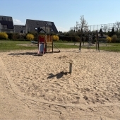 Bild vom Spielplatz anzeigen.