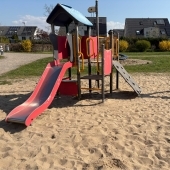 Bild vom Spielplatz anzeigen.