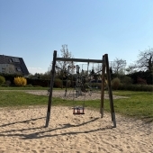 Bild vom Spielplatz anzeigen.