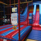 Bild vom Spielplatz anzeigen.