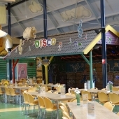 Bild vom Spielplatz anzeigen.