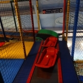 Bild vom Spielplatz anzeigen.