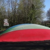 Bild vom Spielplatz anzeigen.