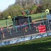 Bild vom Spielplatz anzeigen.