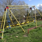 Bild vom Spielplatz anzeigen.