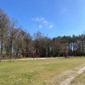 Bild vom Spielplatz anzeigen.