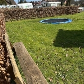 Bild vom Spielplatz anzeigen.