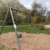 Bild vom Spielplatz anzeigen.