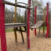 Bild vom Spielplatz anzeigen.