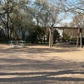 Bild vom Spielplatz anzeigen.