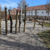 Bild vom Spielplatz anzeigen.