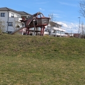 Bild vom Spielplatz anzeigen.