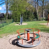 Bild vom Spielplatz anzeigen.