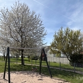 Bild vom Spielplatz anzeigen.