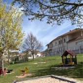 Bild vom Spielplatz anzeigen.
