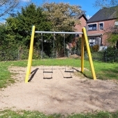 Bild vom Spielplatz anzeigen.