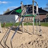 Bild vom Spielplatz anzeigen.