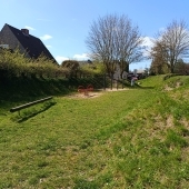 Bild vom Spielplatz anzeigen.