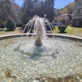 Bild vom Spielplatz anzeigen.