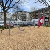 Bild vom Spielplatz anzeigen.