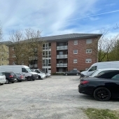 Bild vom Spielplatz anzeigen.