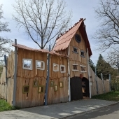 Bild vom Spielplatz anzeigen.