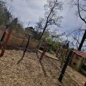 Bild vom Spielplatz anzeigen.