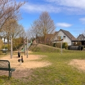 Bild vom Spielplatz anzeigen.