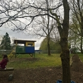 Bild vom Spielplatz anzeigen.