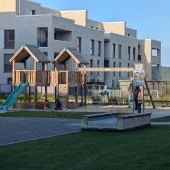 Bild vom Spielplatz anzeigen.