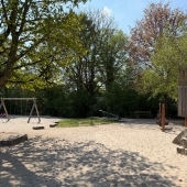 Bild vom Spielplatz anzeigen.