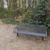 Bild vom Spielplatz anzeigen.