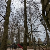 Bild vom Spielplatz anzeigen.