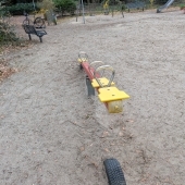 Bild vom Spielplatz anzeigen.
