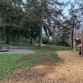 Bild vom Spielplatz anzeigen.