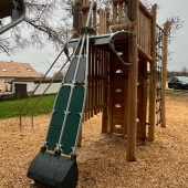 Bild vom Spielplatz anzeigen.