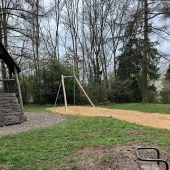Bild vom Spielplatz anzeigen.