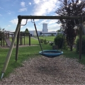 Bild vom Spielplatz anzeigen.