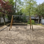 Bild vom Spielplatz anzeigen.