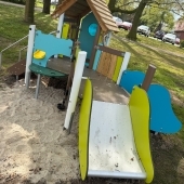 Bild vom Spielplatz anzeigen.